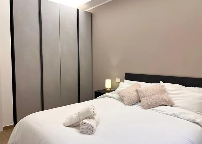 Luxury San Siro Apartment, 5 Min Metro, Balcony & Fast Wifi Mailand