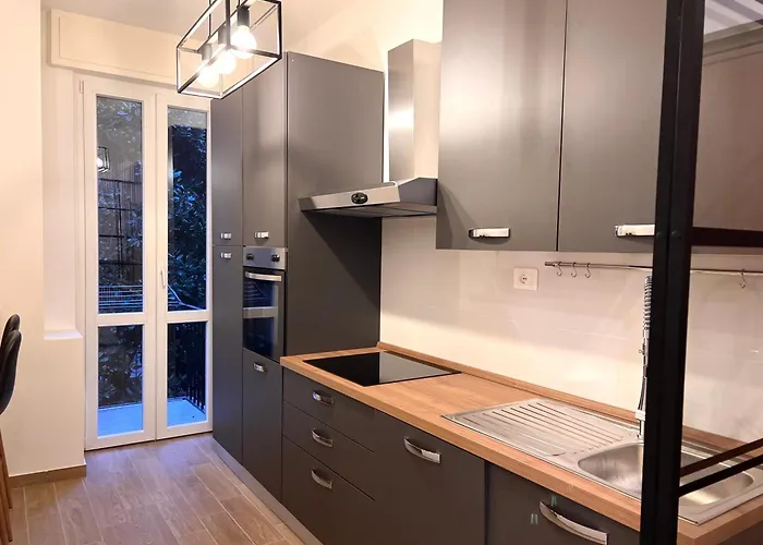 Apartment Luxury San Siro Apartment, 5 Min Metro, Balcony & Fast Wifi *