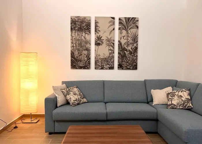 Apartment Luxury San Siro Apartment, 5 Min Metro, Balcony & Fast Wifi *